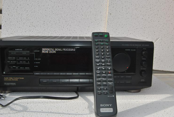 Bild 5: Sony STR-DE 405 Stereo / Dolby Surround Receiver mit Fernbedienung