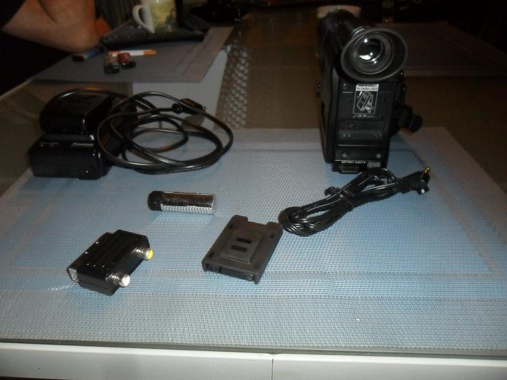 Bild 2:  VHS--Kamera   PANASONIC NV-RX2    