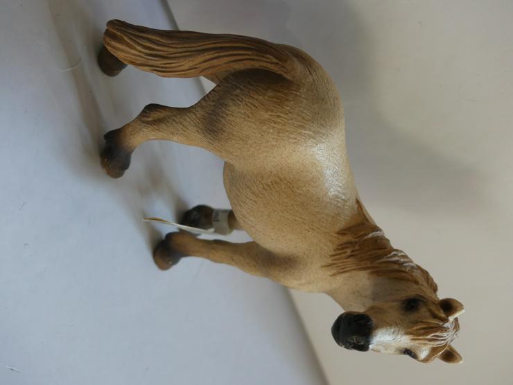 Bild 2: Camargue Stute 13609 Neu Ovp Mit Fahne von Schleich Rarität (auch zu verschicken)