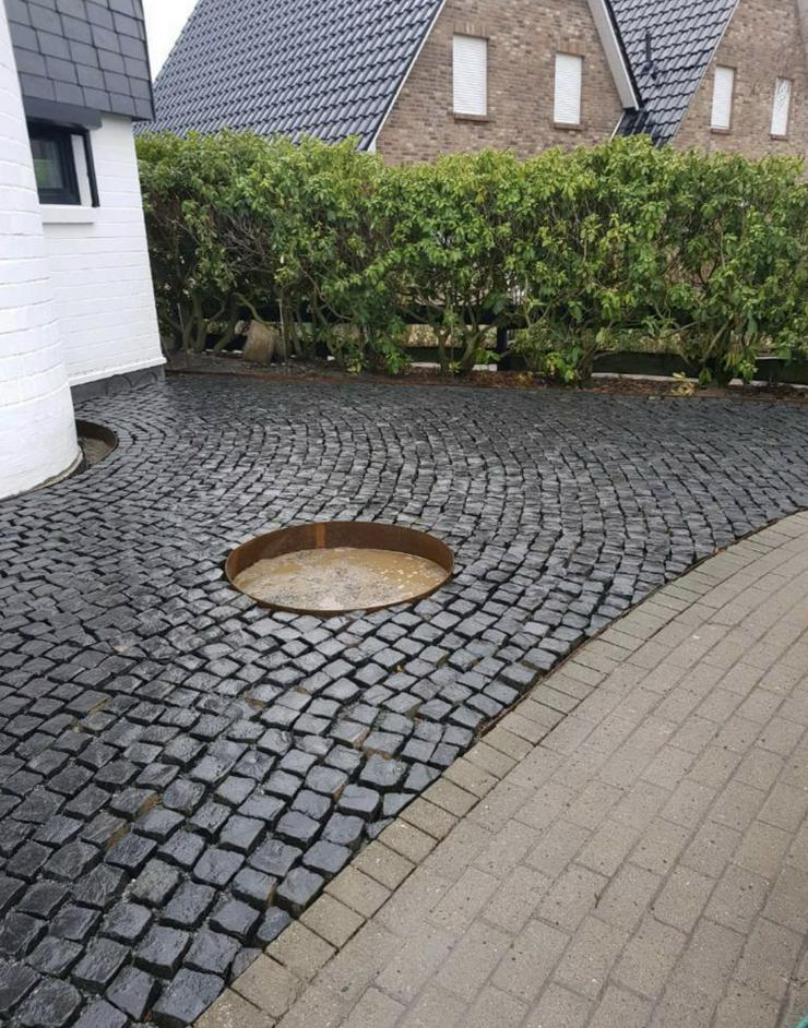 Bild 2: Handwerker, Gartenbau, Bagger Arbeit, Pflastern 