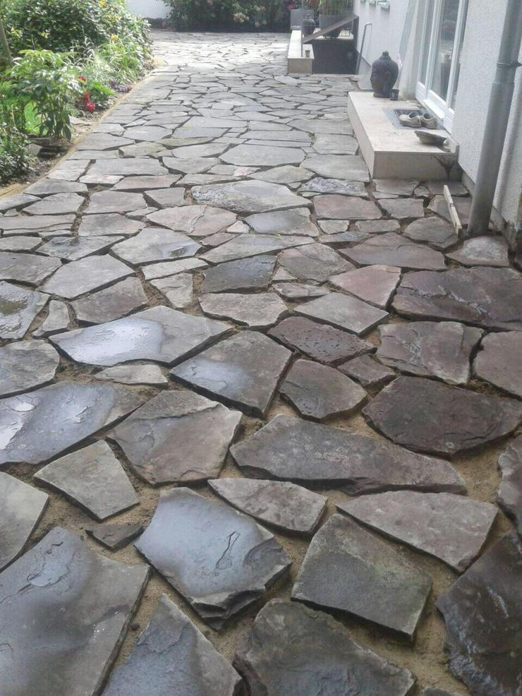 Bild 8: Handwerker, Gartenbau, Bagger Arbeit, Pflastern 
