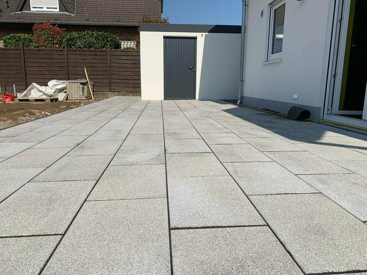 Bild 3: Handwerker, Gartenbau, Bagger Arbeit, Pflastern 