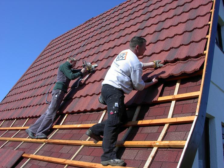 Bild 10: Dachdecker Metalldach-Profis deutschlandweit im Einsatz. Blechdach, Dachbleche, Dachplatten von Icopal-Decra und Isola-Powertekk .