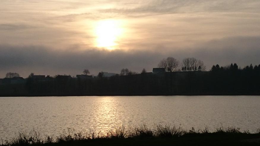 Bild 8: Pultdachhütte am See auf gepachteten Grundstück 