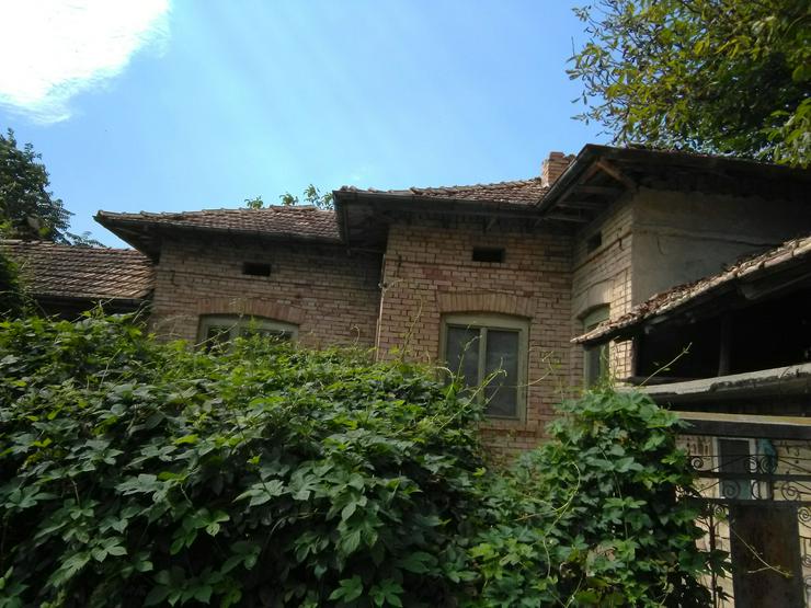 Bild 3: Haus mit 3 geräumigen Schlafzimmern zu renovieren (Bulgarien)