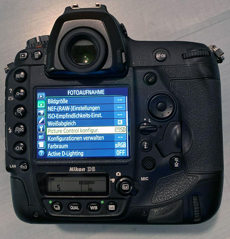 Bild 4: Nikon D5 Body - TOP - CF Variante