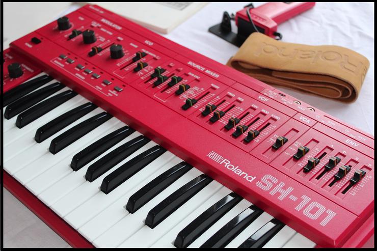 NEU!! Vintage Roland SH-101 Monophonic Bass Synthesizer - mit Zubehör!!! - Keyboards & E-Pianos - Bild 1