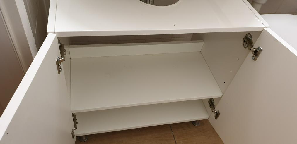 Bild 2:  Badezimmerschrank (Waschbecken-Unterschrank)