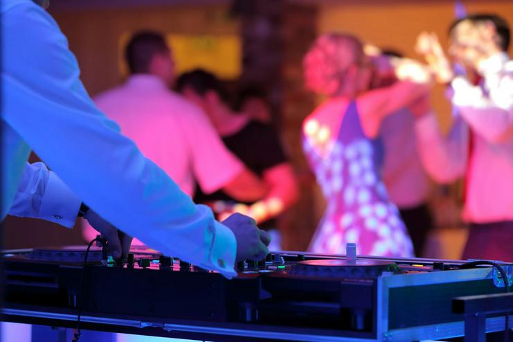 Bild 6: Hochzeit und Event DJ