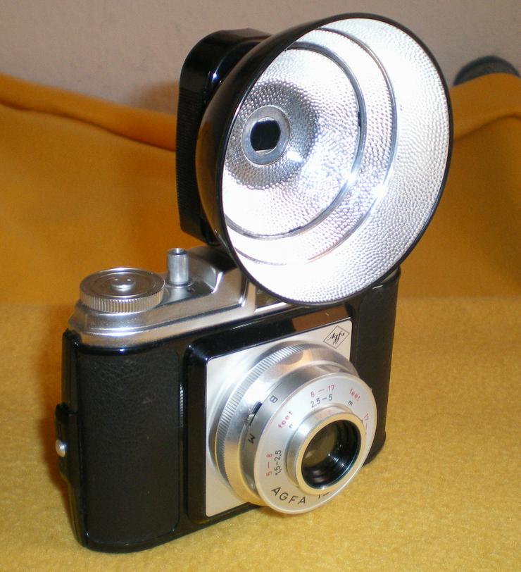 Bild 8: Agfa Isola i 6045 Fotokamera  mit Blitzlichtaufsatz 60ziger (FP) noch 1x Preis runter gesetzt !