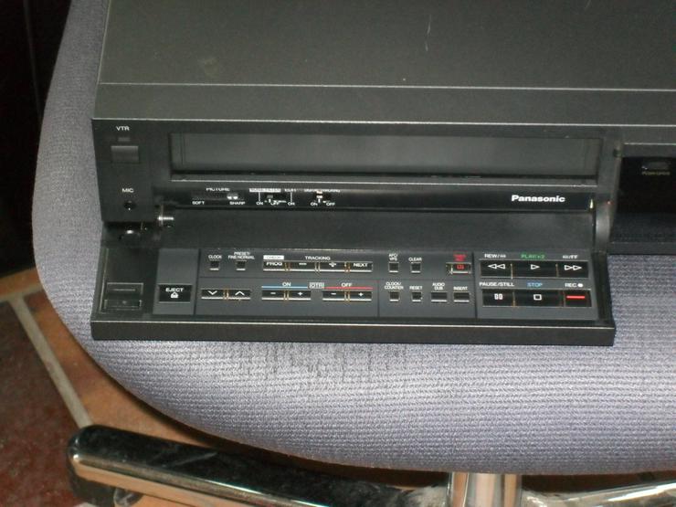 Bild 18: Videorecorder Panasonic NV-FS200 VHS Panasonic VHS NV-J35HQ HI-FI HI