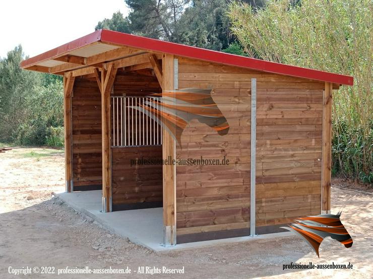 Bild 15: Pferdestall bauen - Außenboxen & Pferdebox, Offenstall - Paddockboxen | Stallbau und Weidehütten mit Fressgitter & Offenstallhaltung