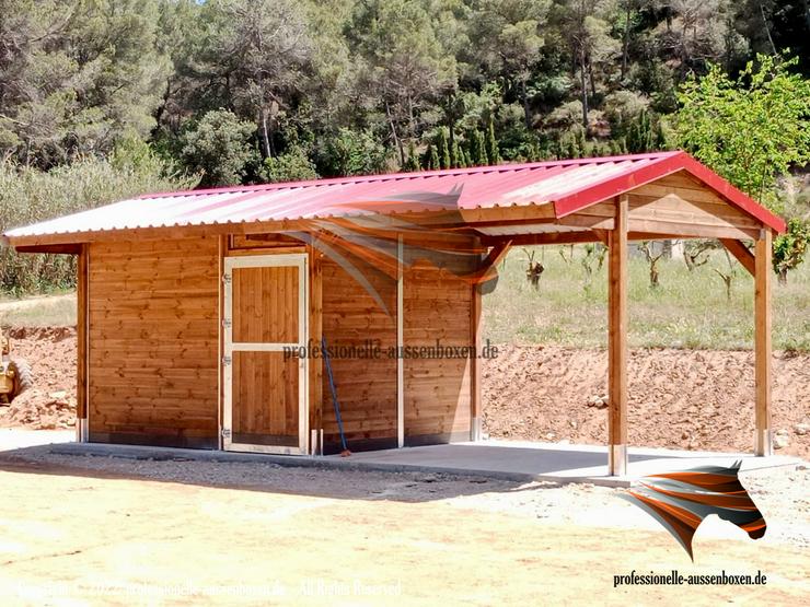Bild 14: Pferdestall bauen - Außenboxen & Pferdebox, Offenstall - Paddockboxen | Stallbau und Weidehütten mit Fressgitter & Offenstallhaltung