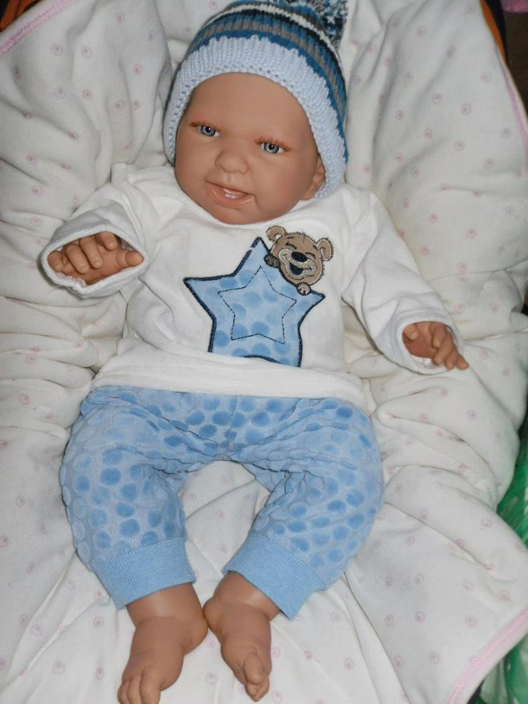 Bild 13:  Babypuppen Noah 54 cm mit Schnuller und Schnullerkette Doro Baby 