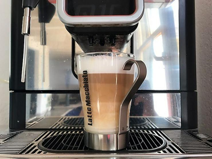 Bild 4: Kaffeevollautomat La Cimbali mit Fricomilk Milchkühler
