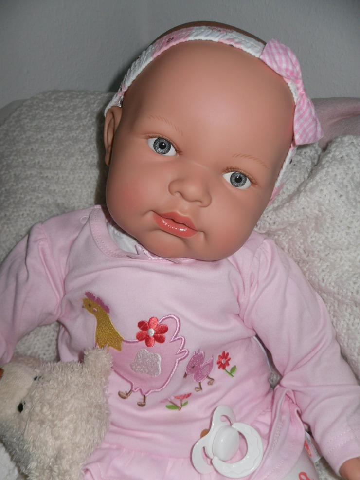  Arias Babypuppe Bella 65 cm mit Schnuller NEU - Puppen - Bild 6