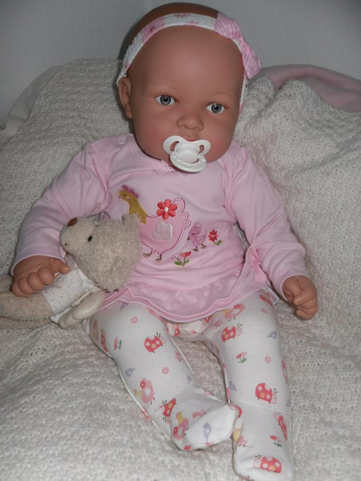  Arias Babypuppe Bella 65 cm mit Schnuller NEU - Puppen - Bild 4