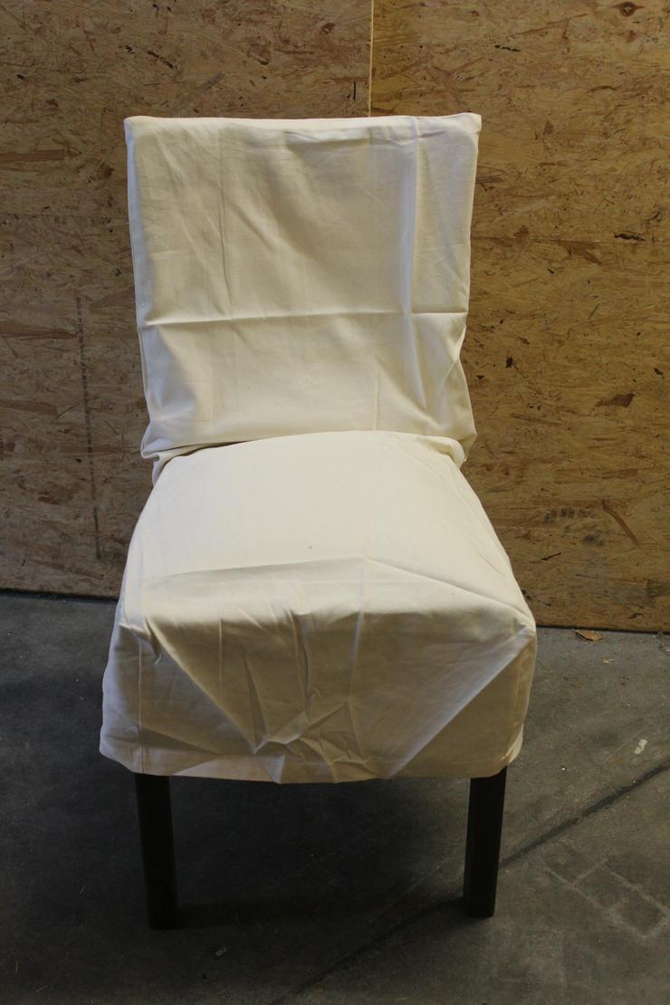 Bild 2: Stuhl mit textilem Polster, passende Husse