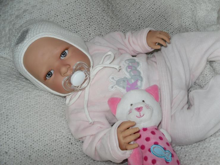Bild 8:  Doro Dolls Babypuppe Nina 52 cm mit Schnuller Spielpuppe Baby NEU