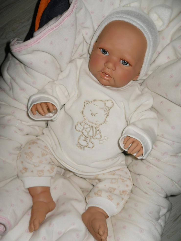 Babypuppen Bennet 54 cm mit Schnuller Doro Dolls Baby NEU - Puppen - Bild 8