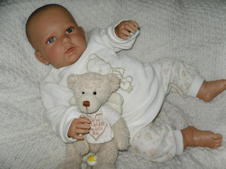 Babypuppen Bennet 54 cm mit Schnuller Doro Dolls Baby NEU - Puppen - Bild 6