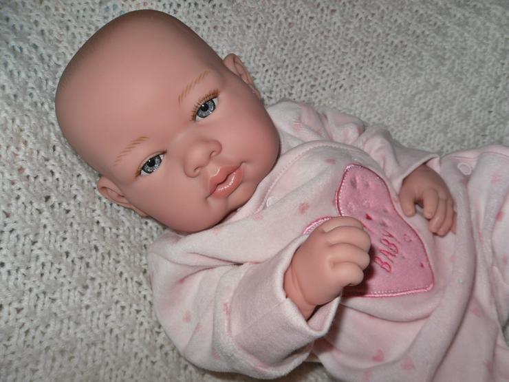 Bild 3:  Arias Babypuppe Svea 42 cm Baby Puppen Vollvinyl mit Fläschchen NEU