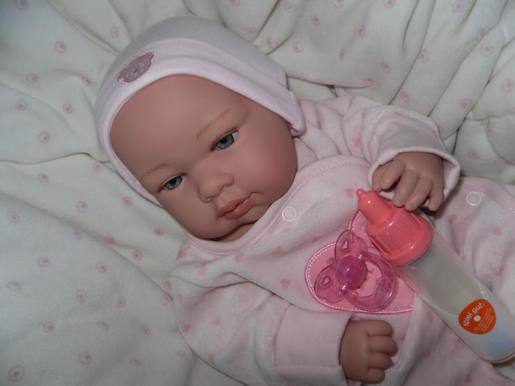 Bild 11:  Arias Babypuppe Svea 42 cm Baby Puppen Vollvinyl mit Fläschchen NEU