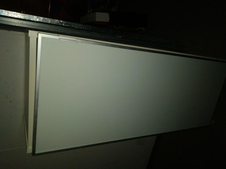 Bild 3: Schränkchen 106x40x28 weiß mit Glastür