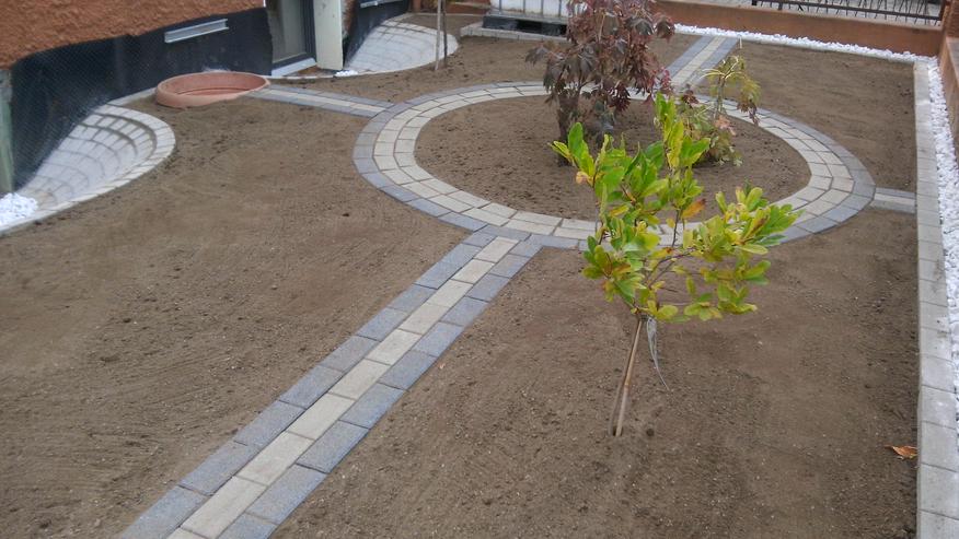 Bild 4: Gartengestaltung Pflasterverlegung Terrasse Einfahrt