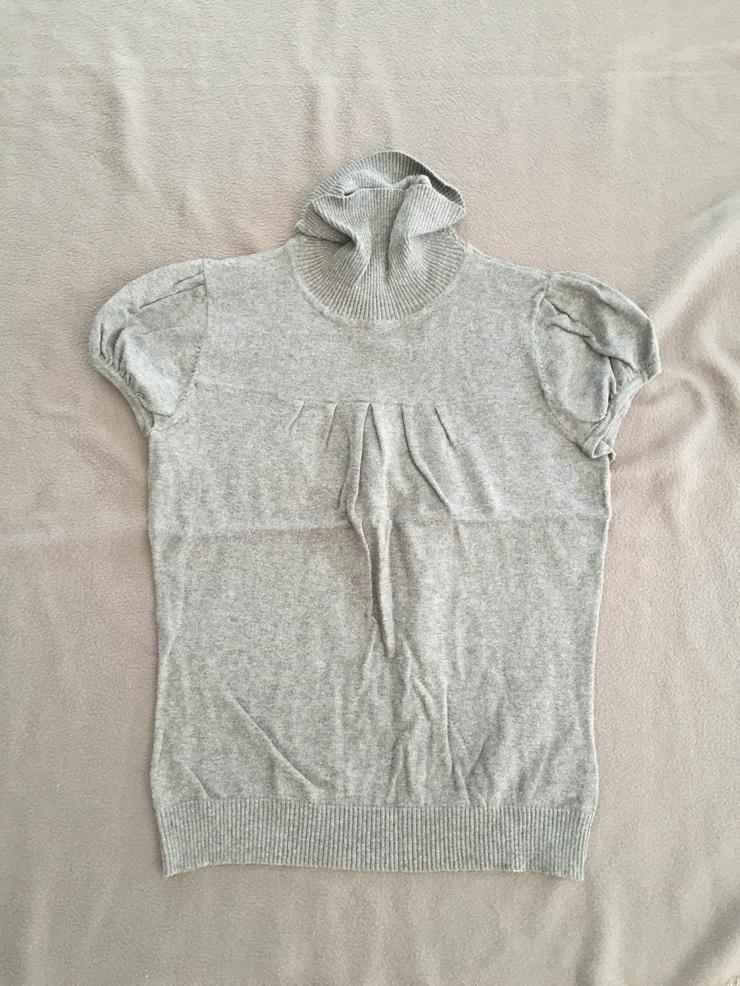 grauer kurzärmeliger Rollkragenpullover von H&M