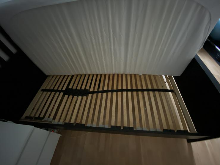 Bild 4: Ikea Hemnes Bettgestell braun 200 x 180 cm mit 2x Lidl Lattenrost