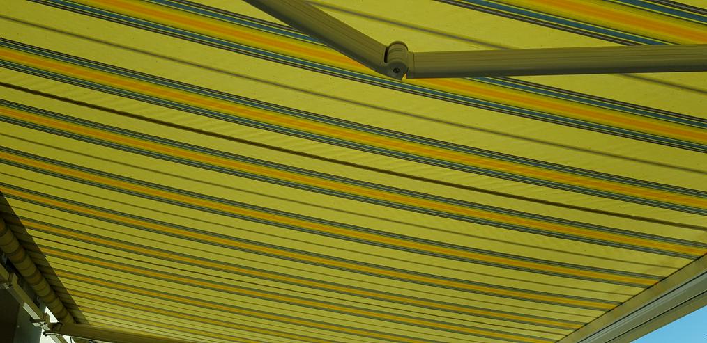 Bild 8: Markise Deluxe Grande, Funk, Motor, 5,00 x 3,00 m, 4 Dachsparrenhalter, weiß gelb grau