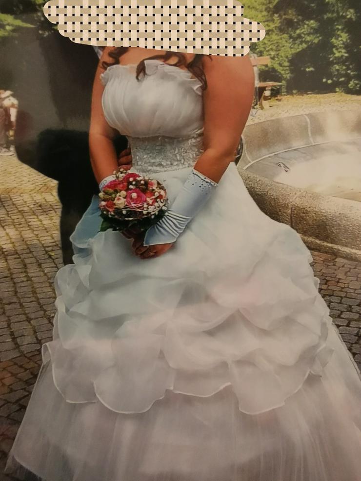 Bild 4: Hochzeitskleid 