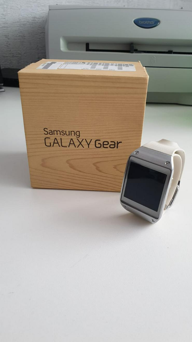 Bild 1: Samsung Gear V700 Smartwatch