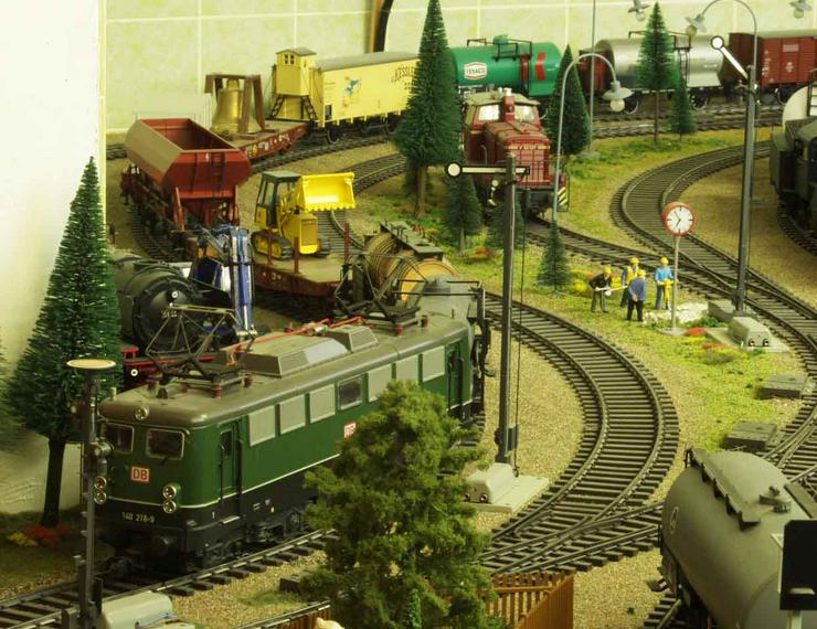 Bild 11: Einzelteile einer Spur 1 Anlage (Märklin,Kiss)