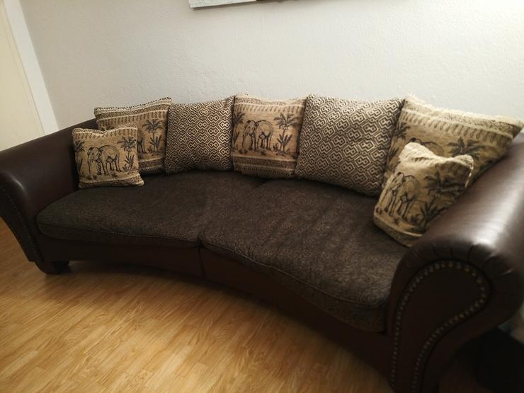 Bild 9: Couch, Tisch und Rundhocker nur 199 Euro
