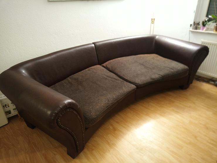 Bild 7: Couch, Tisch und Rundhocker nur 199 Euro