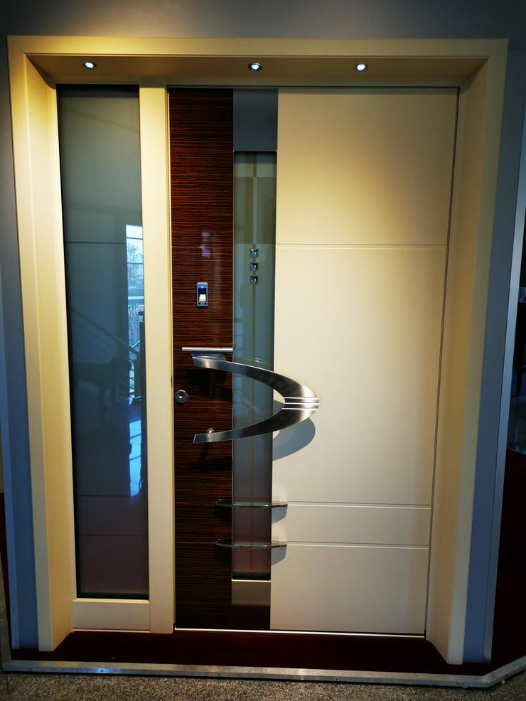 Exklusive Inotherm-Haustür mit Seitenteil und Fingerprint **NEU** - Türen - Bild 1
