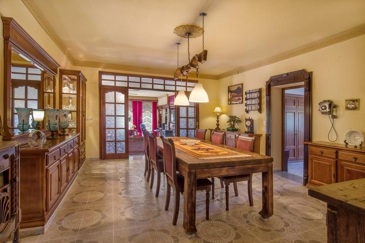 Bild 8: Zu verkaufen 4600 m² Grundstück mit 2 Einfamilien Häuser und 2 Appartments & Swimming Pool in Malaga Spanien