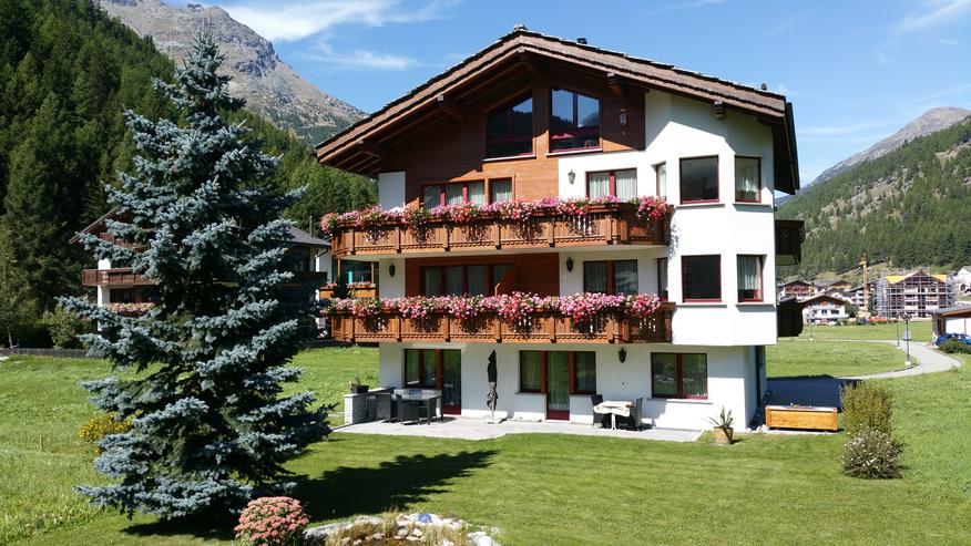 Bild 5: Ferienwohnungen in den Bergen Wallis Schweiz im Sommer gratis Bergbahnen