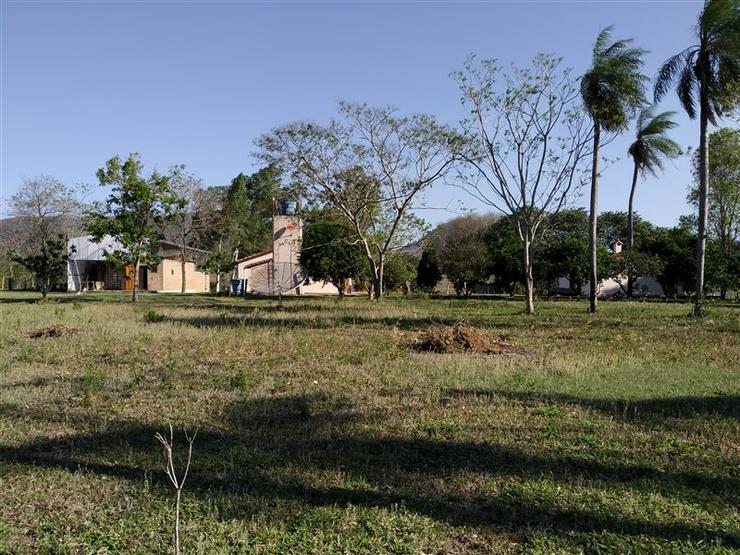 Bild 2: Gepflegtes Anwesen in Acahay, Paraguay
