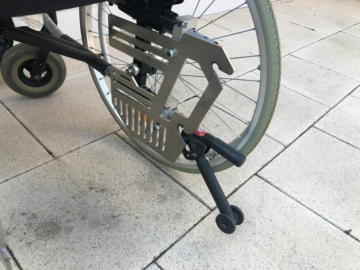 Rollstuhl mit elektrischer Schiebehilfe NW über 3000,-€ - Rollstühle, Gehhilfen & Fahrzeuge - Bild 3
