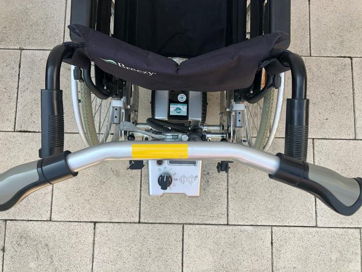 Bild 11: Rollstuhl mit elektrischer Schiebehilfe NW über 3000,-€