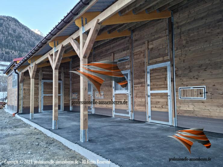 Bild 5: Pferdestallhersteller - Außenboxen, Pferdebox & Offenstall kaufen | Stallbau, Paddockbox, Stallungen und Stalltüren, Stallfenster TOP Pferdestall bauen