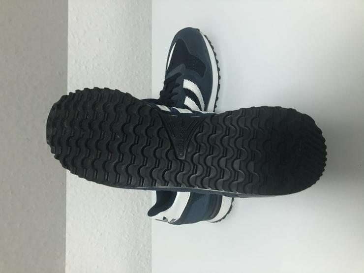Bild 4: Adidas Schuhe 