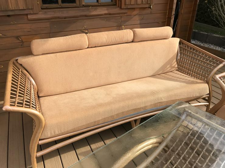Bild 2: hochwertige Sitzgruppe Couch Sofa Tisch Firma Schütz Rattan Unikate
