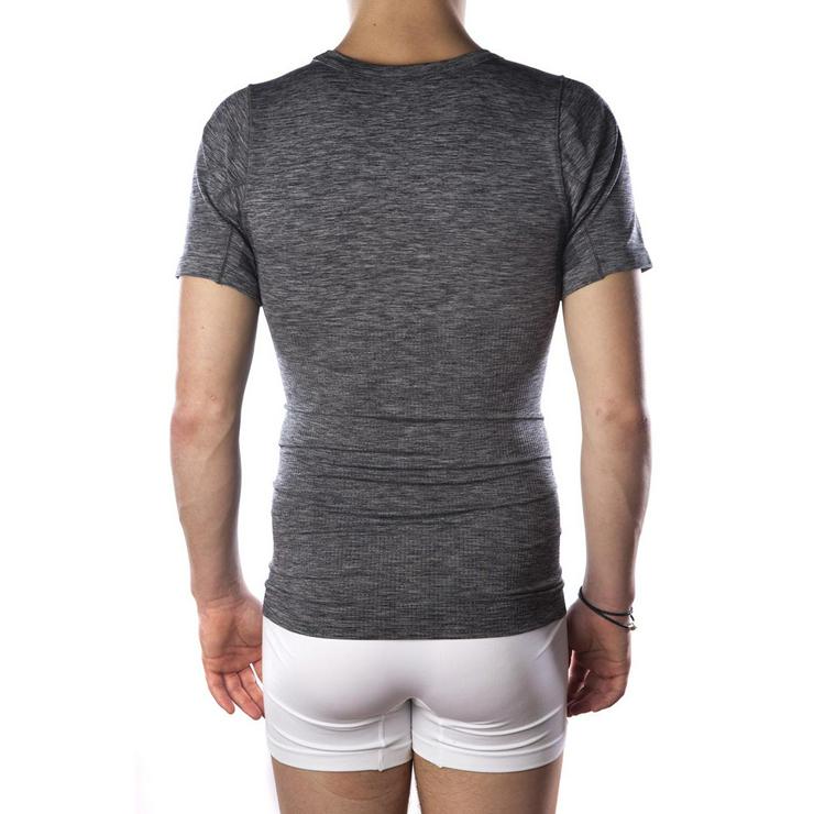 Bild 7: Stoma T-Shirt mit V-Ausschnitt und kurzen Ärmeln – Herren