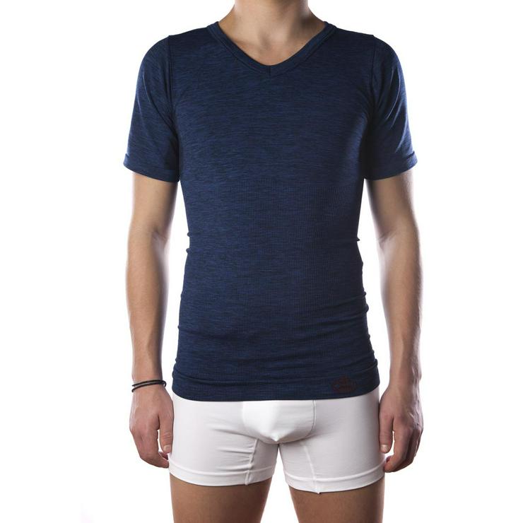Bild 4: Stoma T-Shirt mit V-Ausschnitt und kurzen Ärmeln – Herren