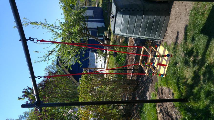 Hess Gitterschaukel aus Holz, für Kleinkinder bis 3 Jahre, sehr gut erhalten - Spielplatz-Ausstattung - Bild 1