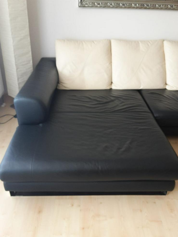 Bild 4: Designer-Echtleder-Sofa mit Ottomane und abnehmbaren Rückenkissen 